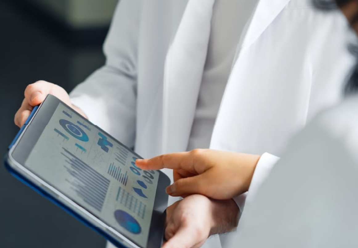 Integração entre inteligência artificial e sistemas hospitalares para análise de dados e gestão
